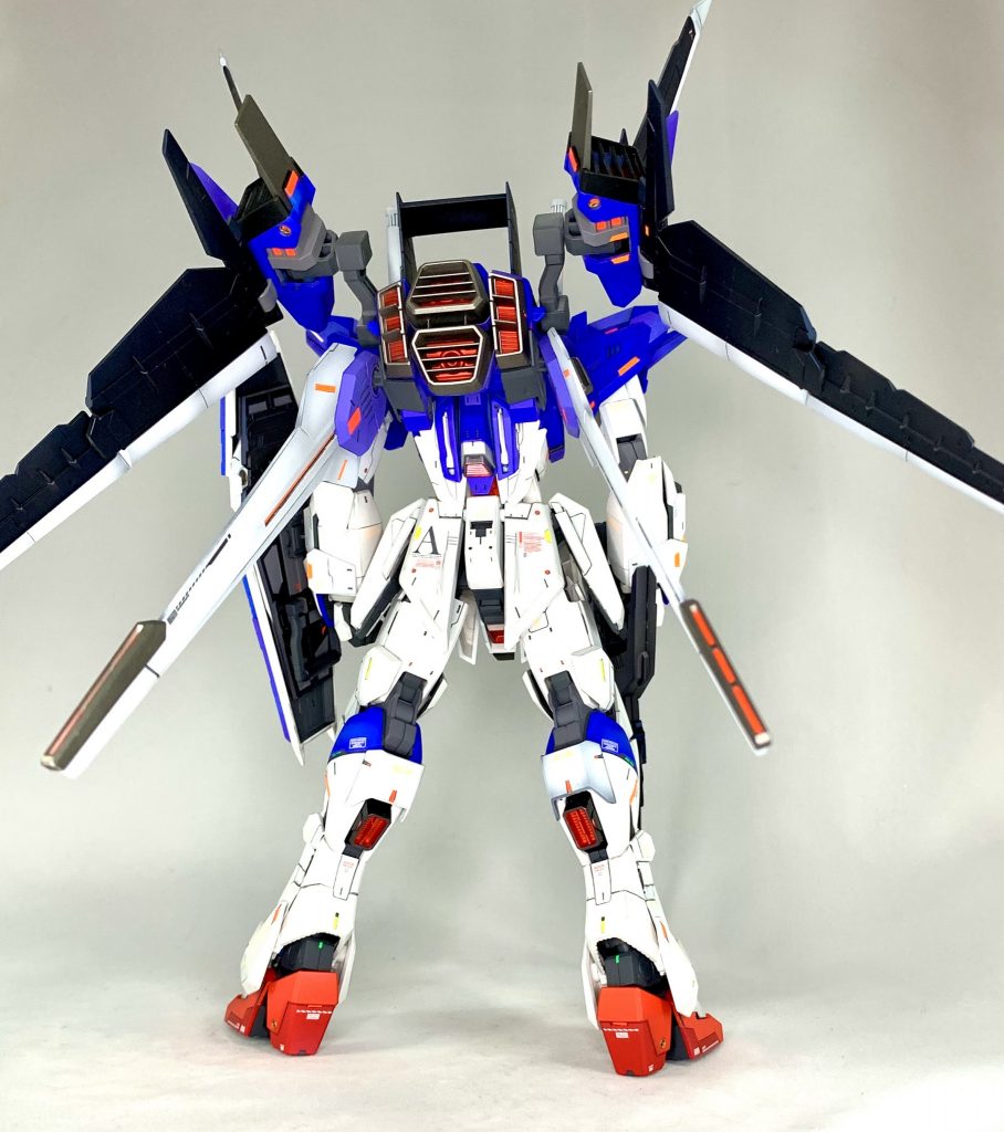 ふくらはぎ 合わせて目部分にジャンクパーツでカバー付けてます。