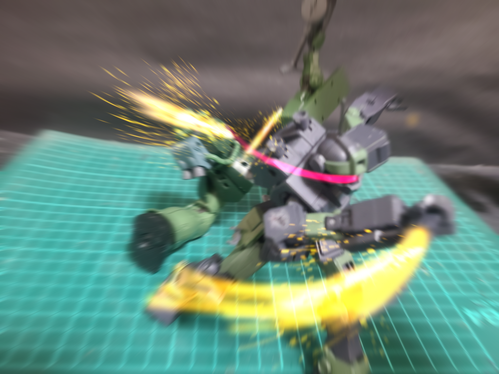 ｻﾞｼｭｯジオン兵士「ぐぅあぁ！！」ハウンドγ「ハッハッハ！腕なしザクかんせーい！」