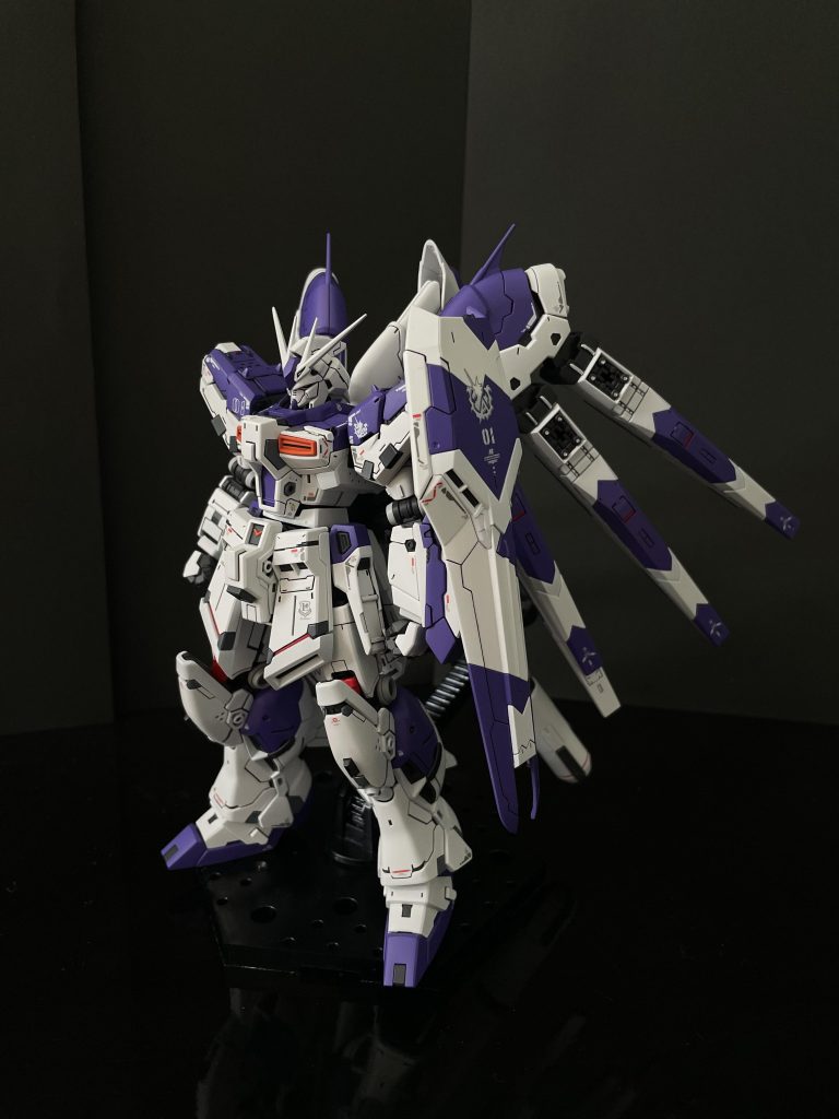 最後のトップコート中に、ファンネルが埃まみれのカーペットに落下した時は絶望感に打ちひしがれました、、、ごまかしてなんとか完成。