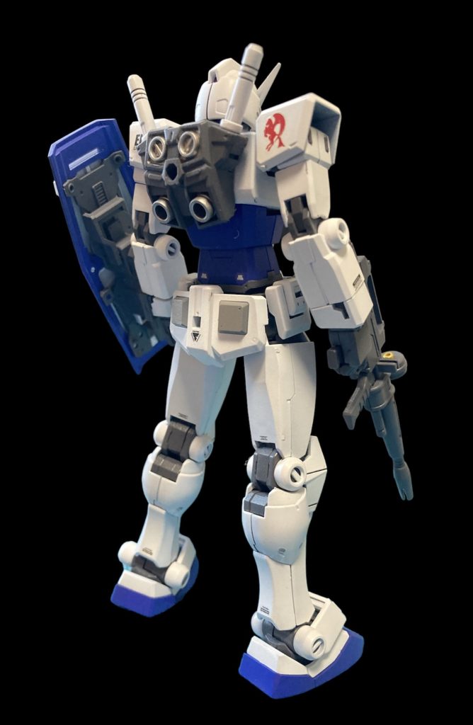 ランドセルだけちょいマスキング各部装甲に薄いグレーを入れたくなりましたが、白にこだわって我慢しました。