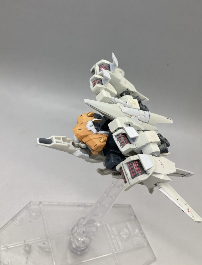 ミサイルポットのハッチは一応開きます。保持がややつらい。