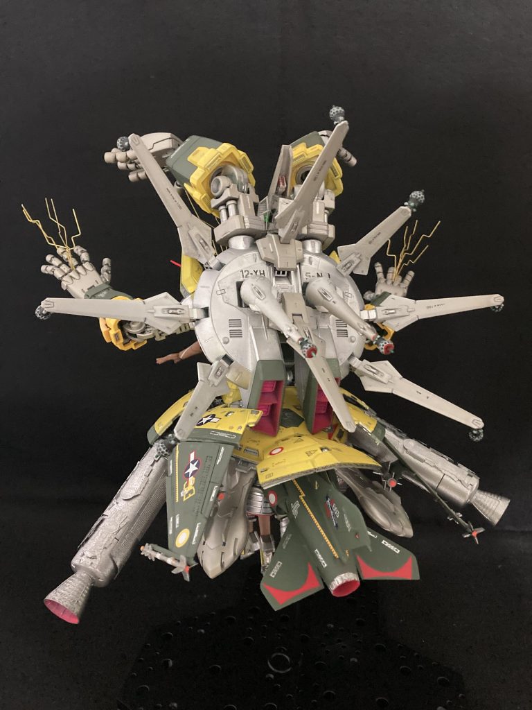 ジオングスカートを航空機体に、少しレトロなUFO、未確認飛行物体に、