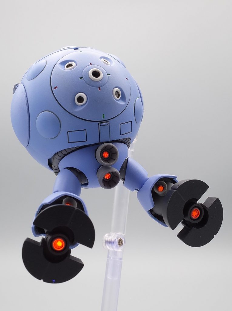 足首にスラスター増設蛍光塗料で光ります