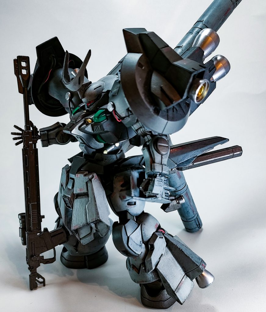 テスト機なので本体は思い切ったロービジカラーにしました。その代わりデカールを多めに貼っています。