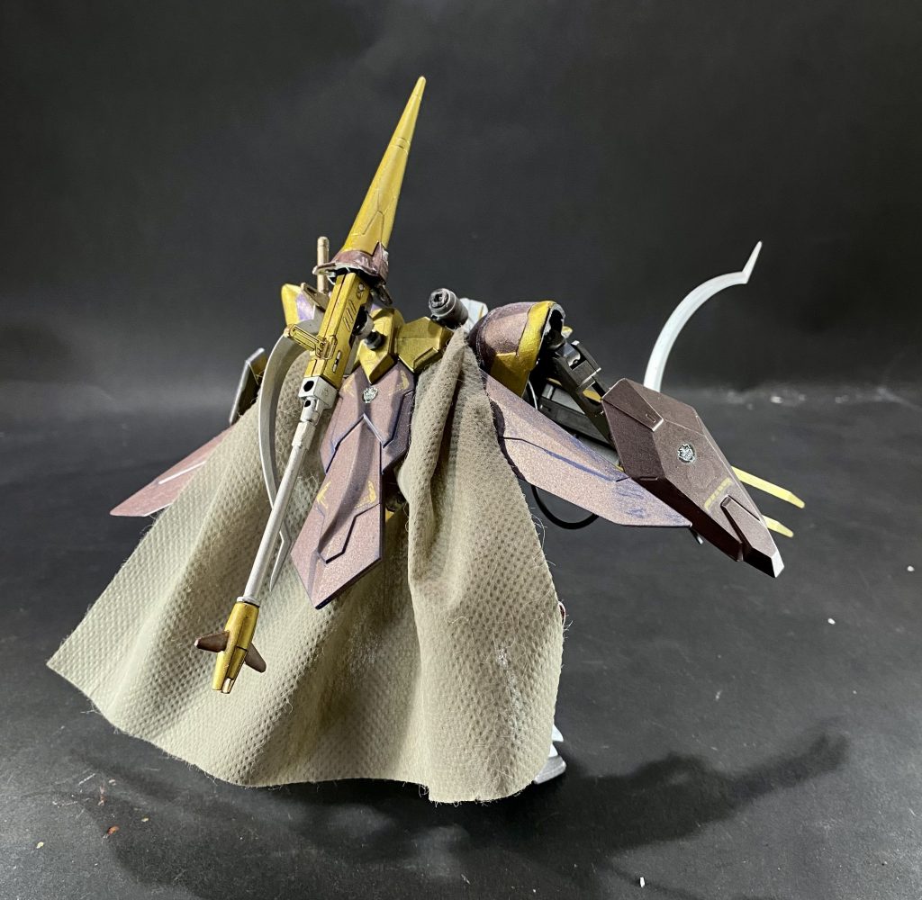 やはりマントがサンドロック感を出してますよね。