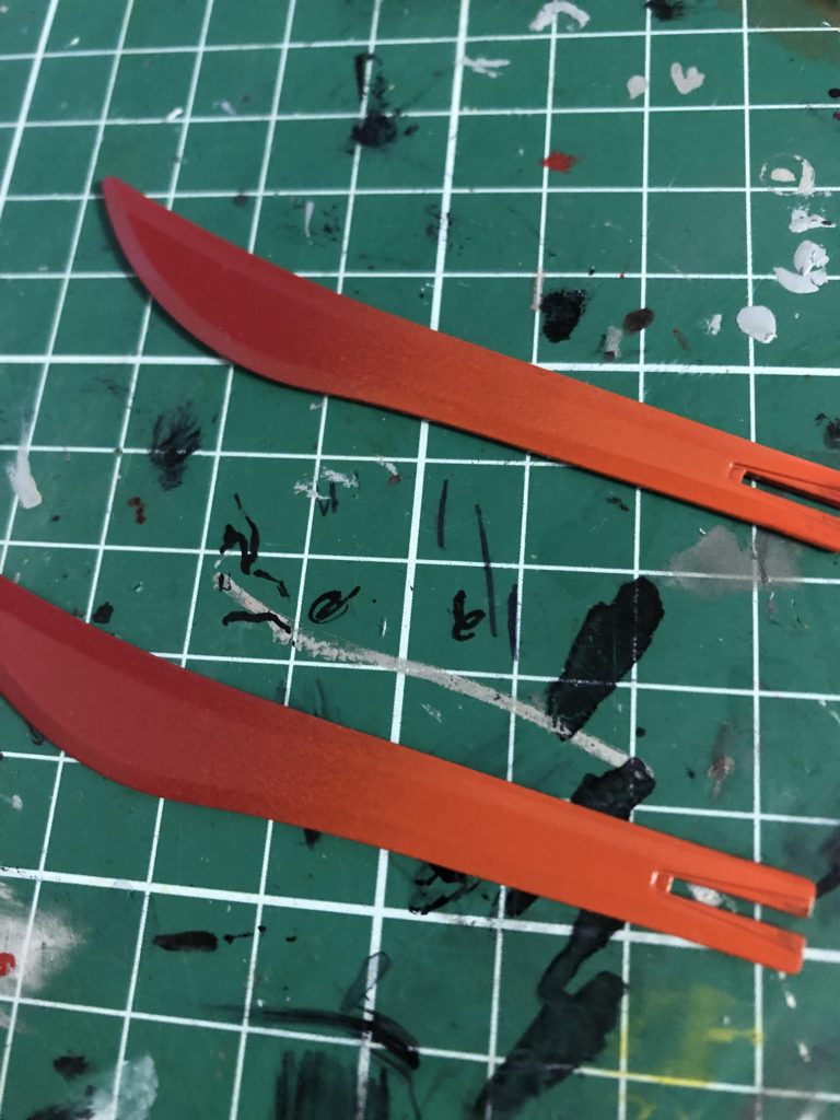 自己流ですがビーム刃の色を、2色にしました。