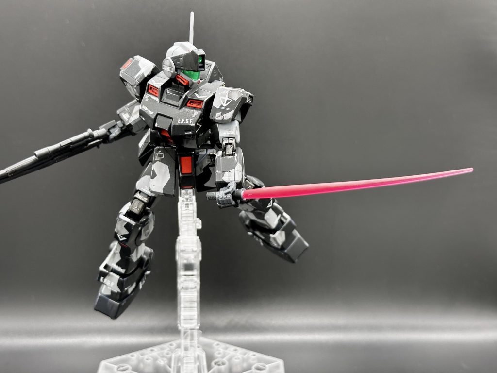 サーベルは左手持ち