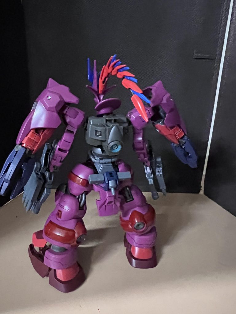 スラスターとバーニアを取った状態です。