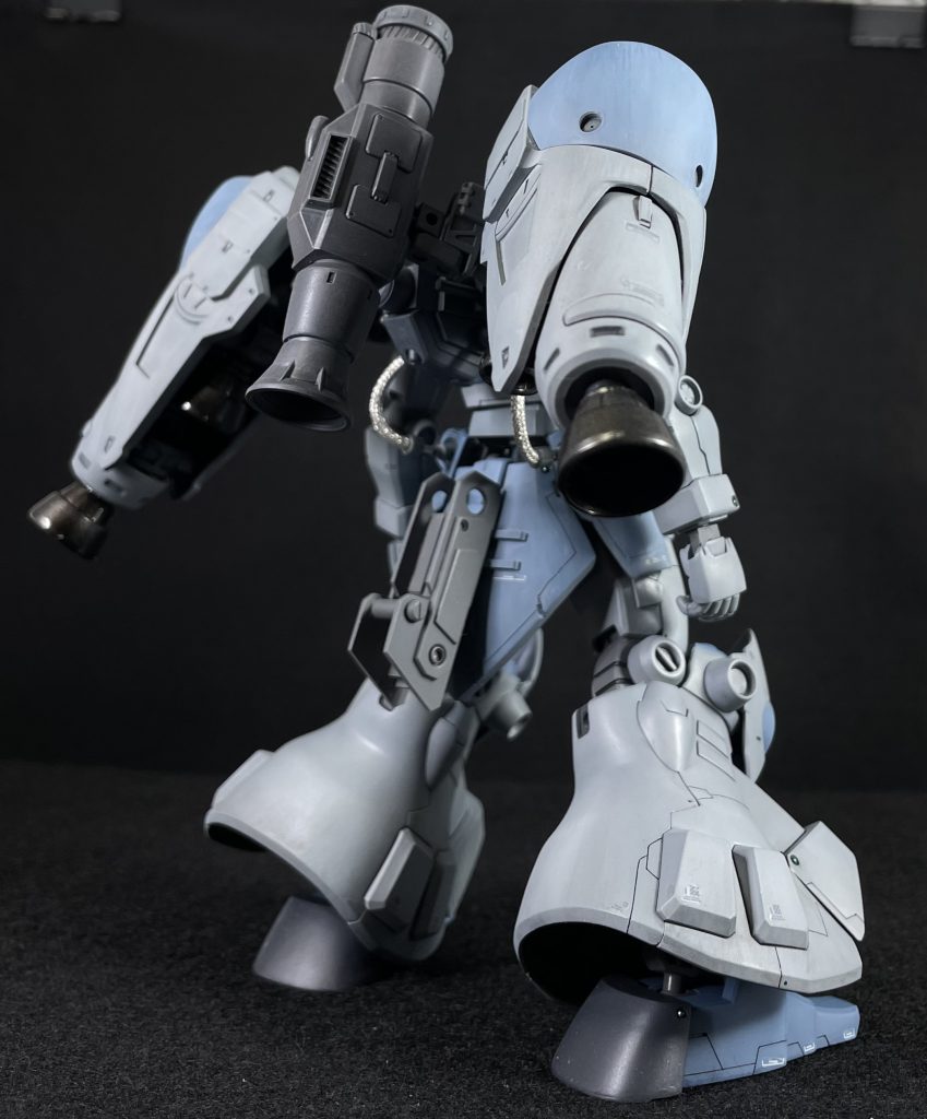 ◎装備⚪︎アトミックバズーカ・グリップは ギャンの持ち手に合わせて、プラ材から 自作。・センサー部は Hアイズから制作。⚪︎ビームサーベル・エネルギーチューブとの脱着式⚪︎シールド・ギャンのシールドを採用。・腕への装備の他、リアアーマーにマウントが可能