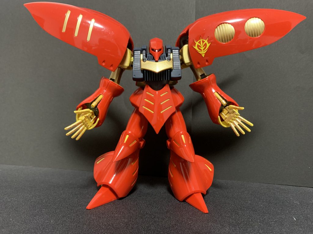 とにかく赤い装甲部のツヤツヤ感を出したくて。