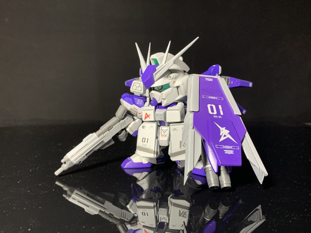 HWSはプラ板加工にてほぼフルスクラッチに。両腰、胸部にアーマーを、両肩に肩部ミサイルランチャーを、そしてシールドに被せる形でハイメガシールドを再現してみました。