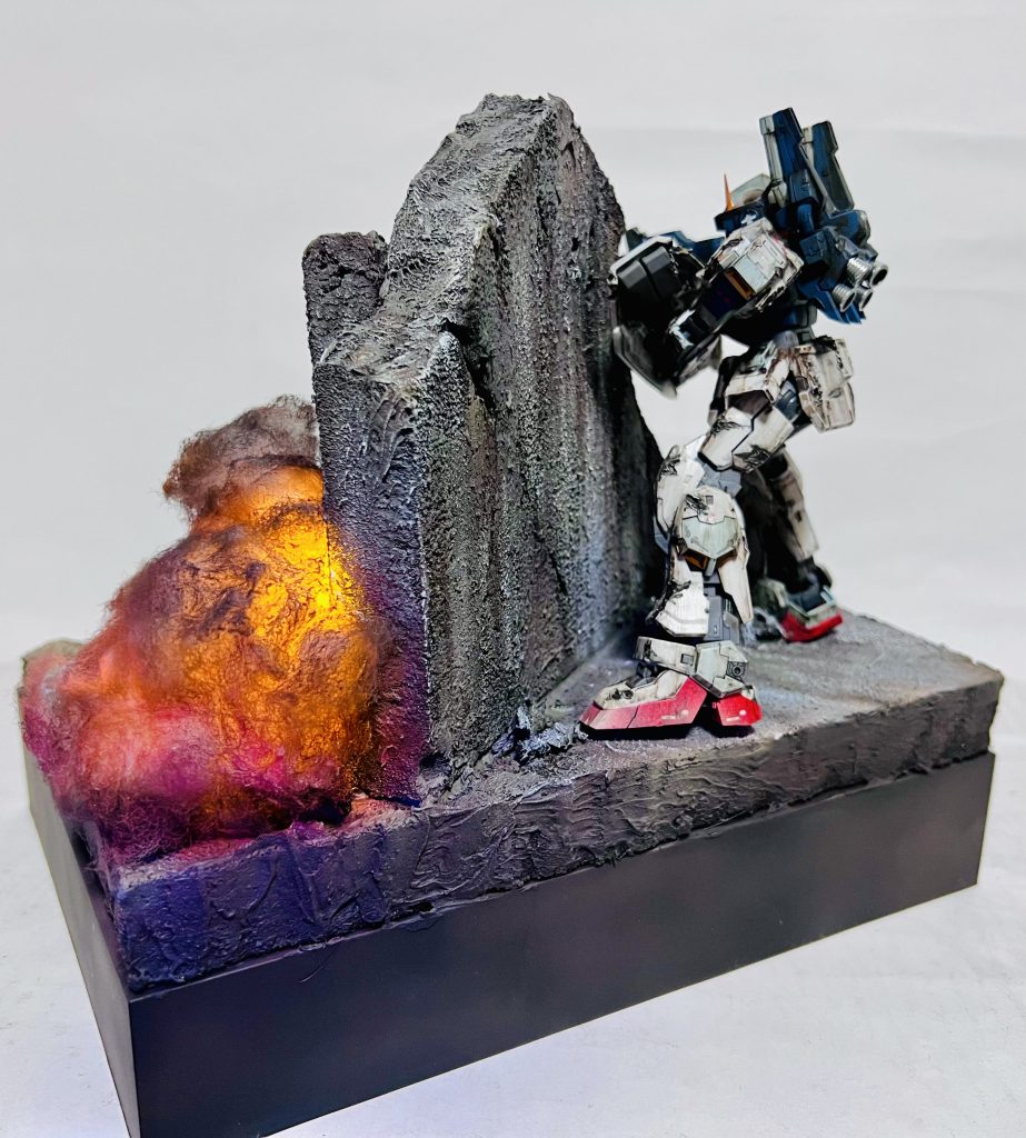 RG 1/144 機動戦士Zガンダム ガンダムMk-II（エゥーゴ仕様）塗装済み完成品 オリジナルLED発光ベース付き–4枚目/制作者：H4co Y