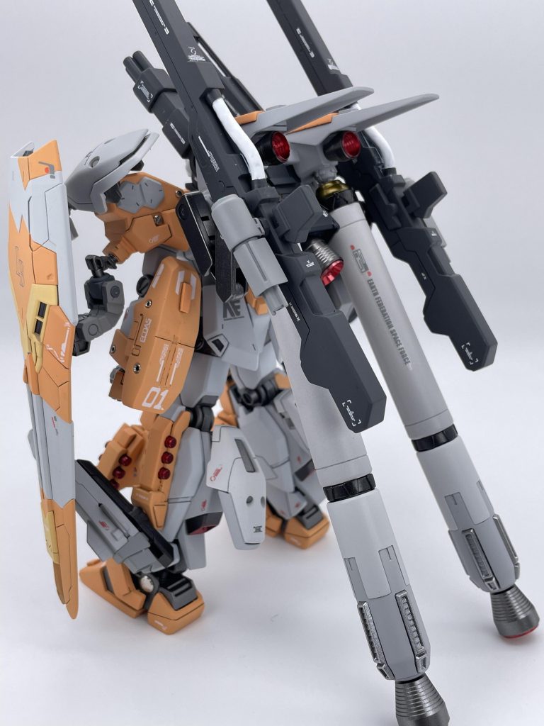 リゼルからメガ・ビームランチャーを流用しました。筆塗りのとこだけ露骨に汚い。。。