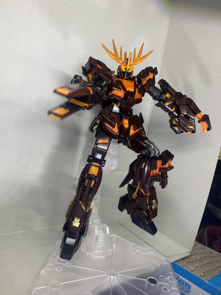 HG バンシィ–4枚目/制作者：akiyoki