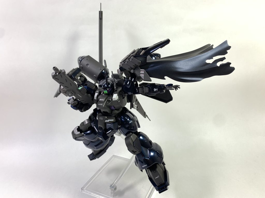 サブウェポンのビームマシンガン。こちらはジャハナムのビームライフルにジャンクパーツを足して作りました。