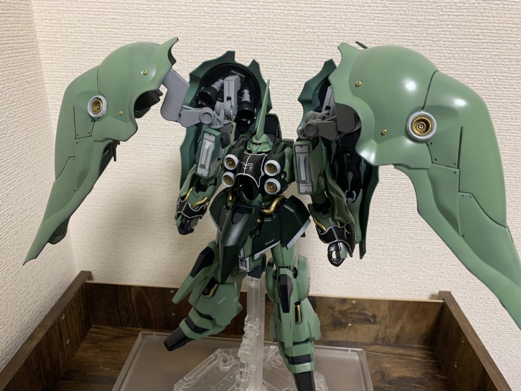 全景。バインダーは100均のビーズ埋め込み、ピンバイスで穴追加、メガ粒子の所はメタルパーツ埋め込み。