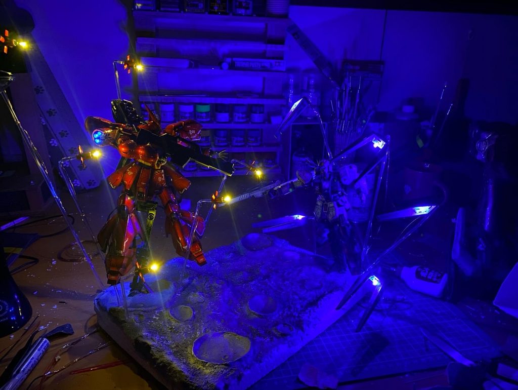 ファンネルにLEDも使用😃ボタン電池で光ります✨クリスマスみたい🎄🎅