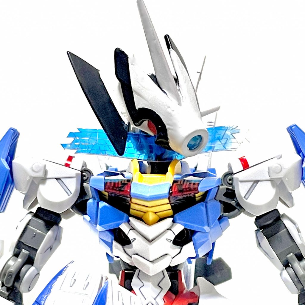 【パーメットベール】視野周辺に可視光化するほど強力な力場を敷設し、センサーの感度と情報量、精度を飛躍的に増大させる。