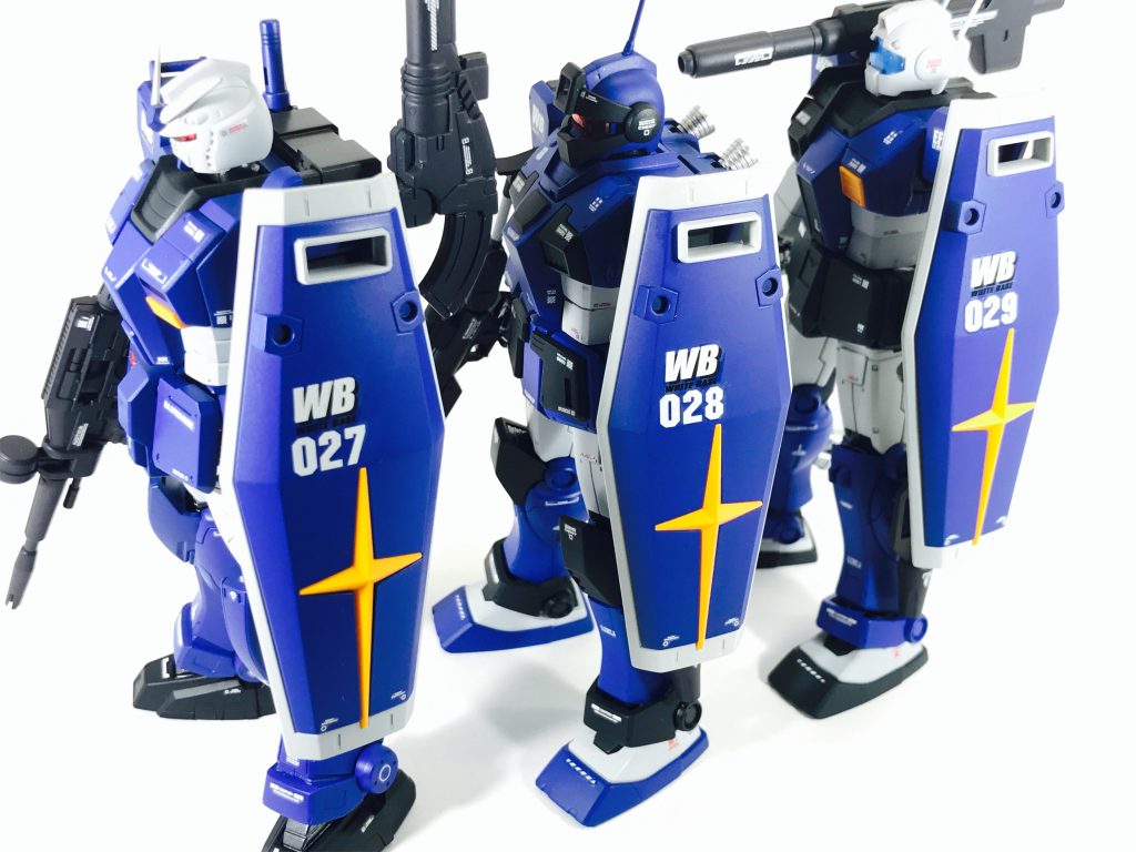 恒例のシールド機体No.並びショットです。WB（ホワイトベース）のデカールが映えますな〜😆