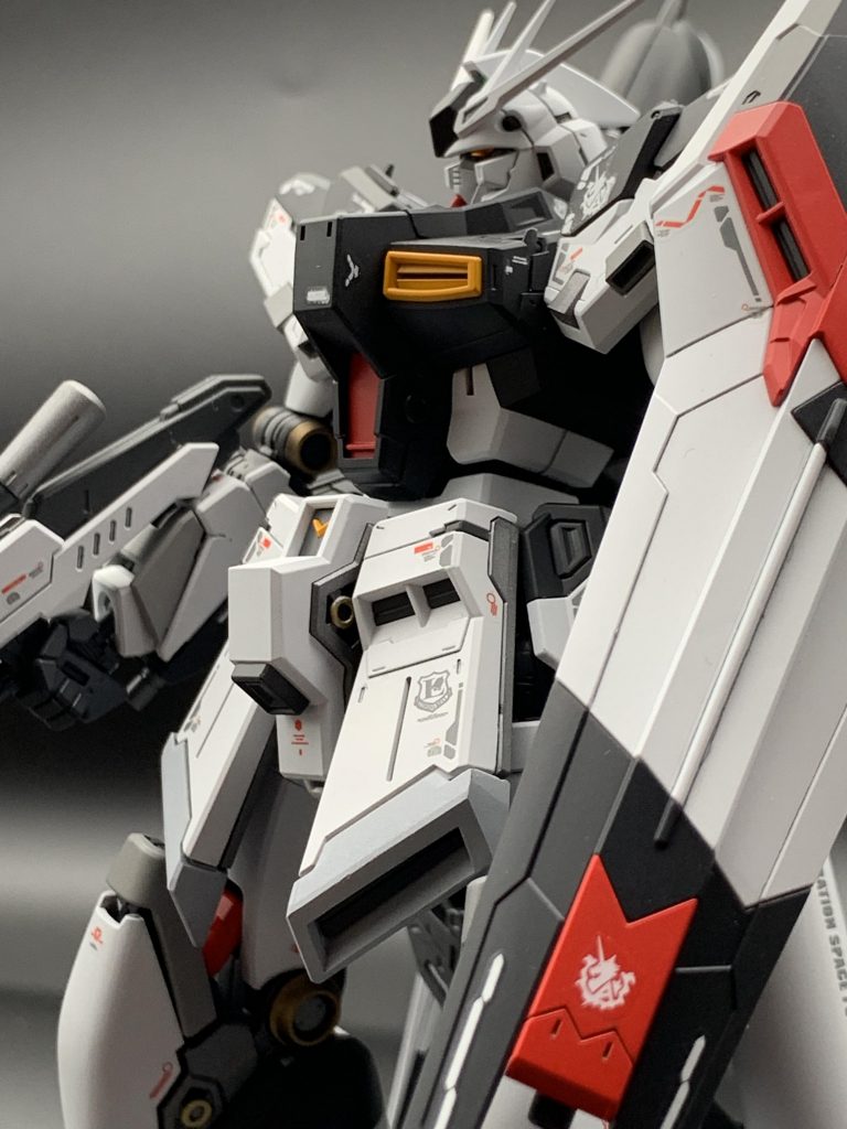 RG Hi-νガンダム–4枚目/制作者：まこ吉