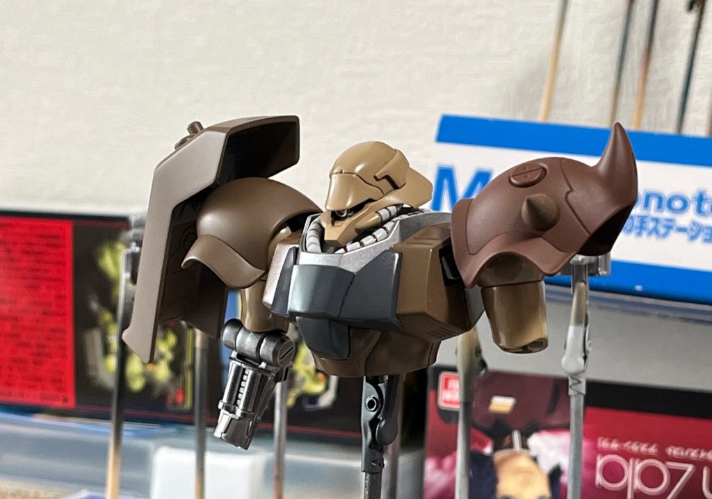 塗装はいつも通りオール缶スプレーで。タミヤ製のもののみ使用しています^ ^モノアイはいつも通りメタルパーツを仕込んでいます。