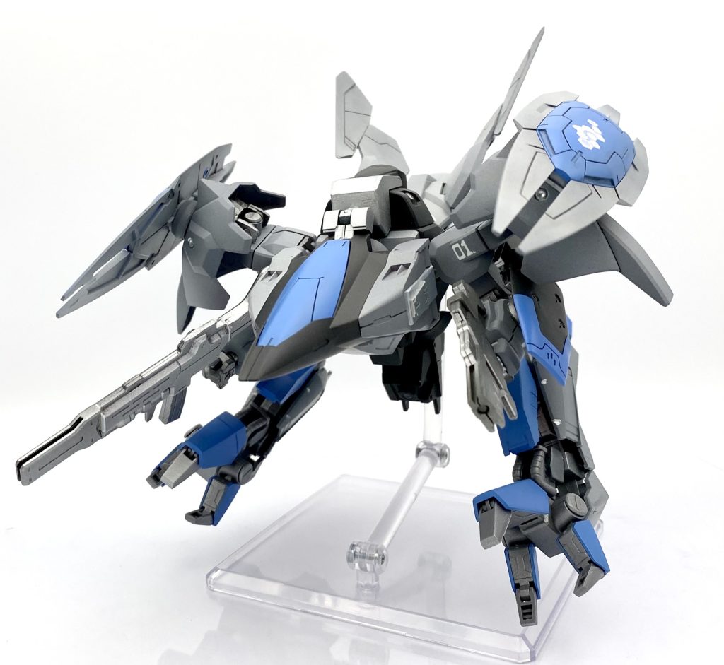 ポーズ2はい変形します。なんで?したかったから...宇宙空間でディランザとか重MSを運用する時展開力に欠けると思ってたんすよねぇ。飛べた方が色々便利そうだなって😎