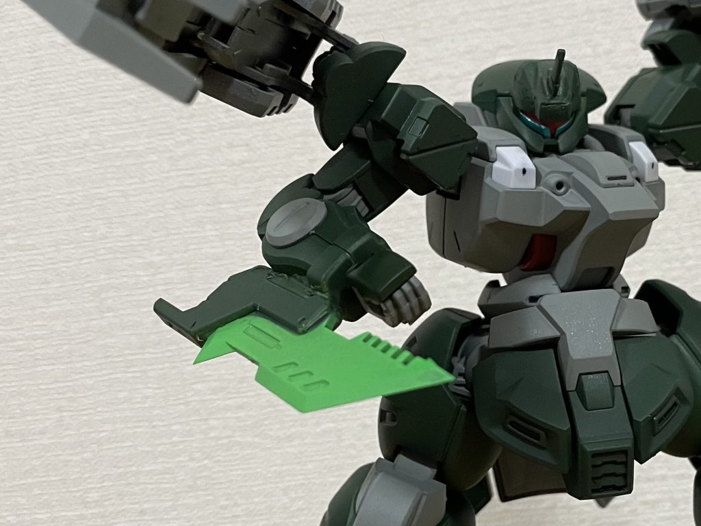 腕の武装　アームビームカッター(なんの捻りもない)サブアームで敵MSを捕縛し、この武装で無力化します。(ゲス顔) お気に入り武装です。