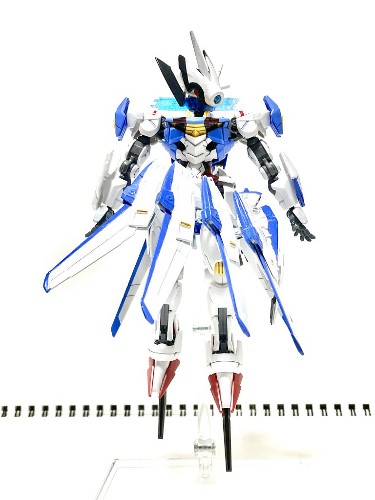 エクステンションと同じくアシンメトリカルデザインに。