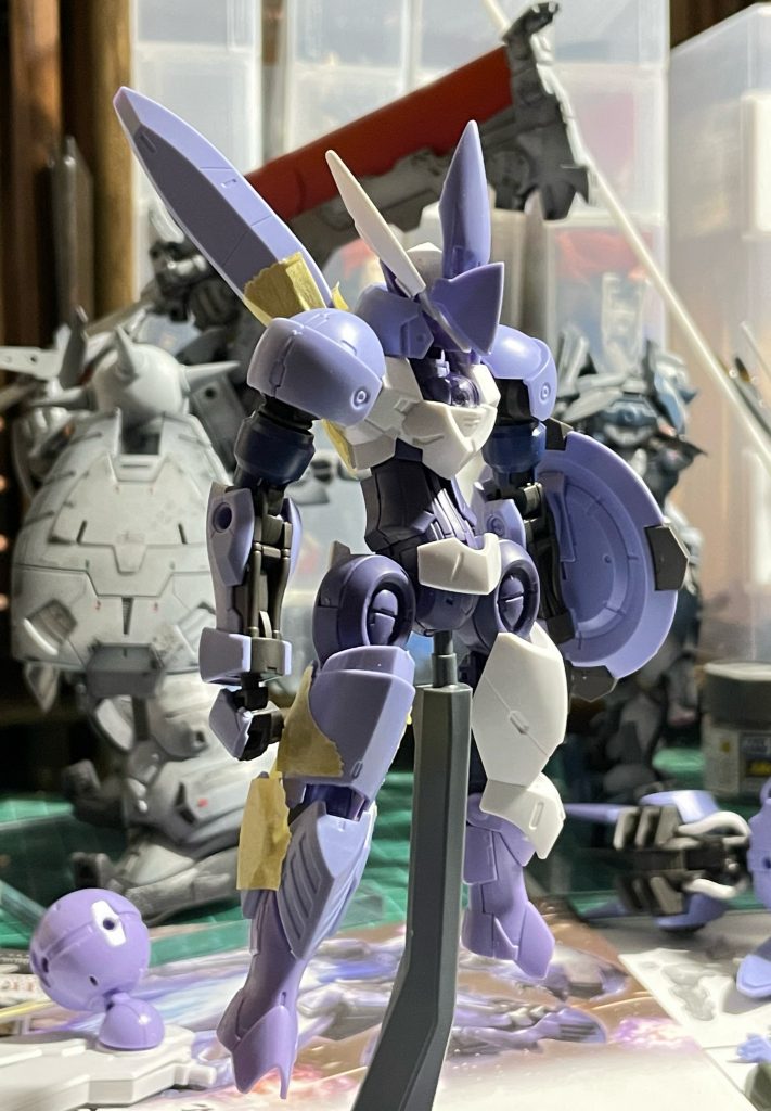 初期案わりとこの段階で固まってるっちゃ固まってます頭のトサカも個人的にはかなり好きですベギルベウのバックパックも何かに使いたかったんですが蛇足間あったので今回は見送り