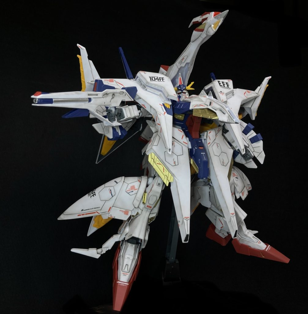 エアブラシは無いのでデカールとかマーカーで誤魔化す。