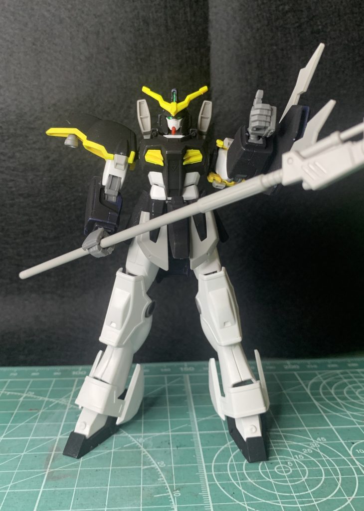 最初、黒部分は黒色無双で塗装してたので闇に紛れます。