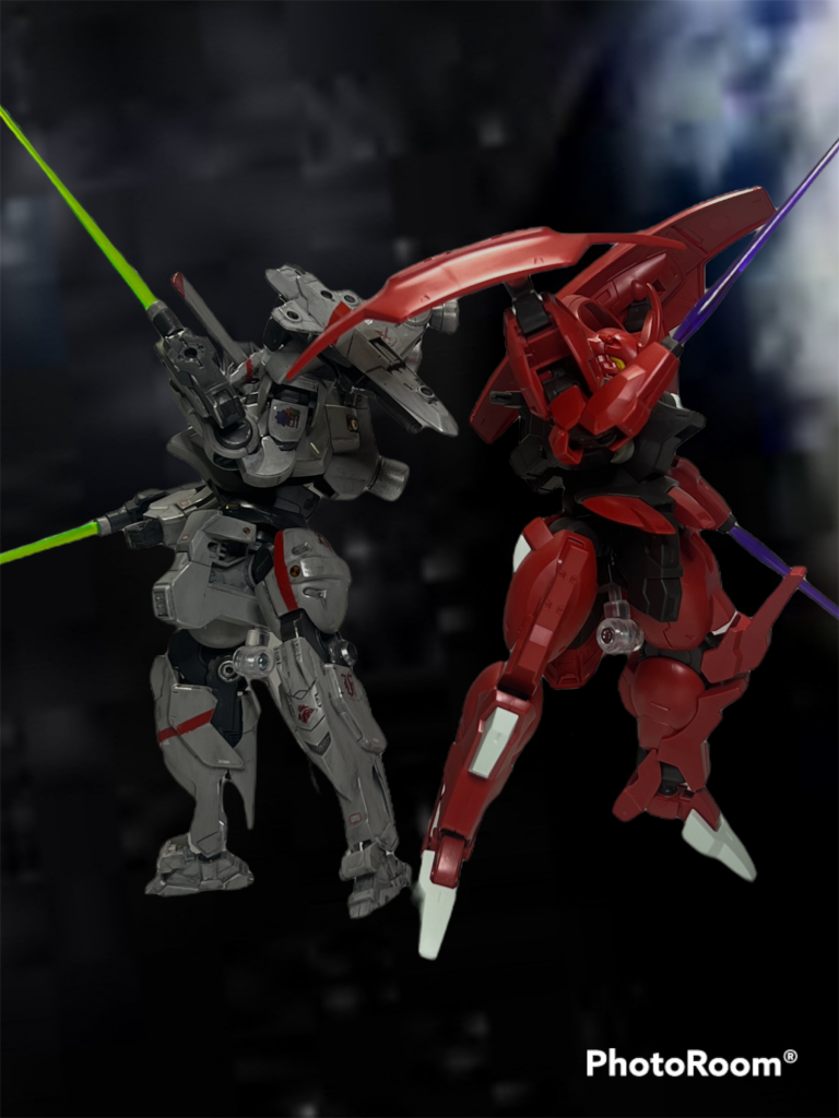 ダリルバルデ(第5世代実証機)とディランザ第5世代実験機の2ショット。