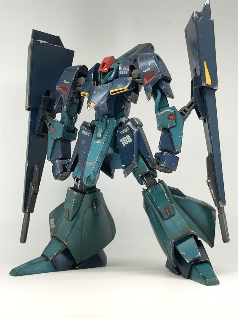 フロントアーマーには私の作品でよく見かける108のマーキングシール🙄ガンキャノンの機体番号シール好きですねぇ私…この頃はガンキャノンとガンダムマークⅡの余ったマーキングシール貼りまくってました…設定などガン無視です😨そして私が作品を投稿したらまずやることは…
