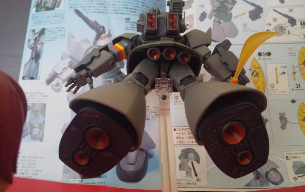 :各バーニア内部にも任意で赤で塗ってみたぞ。立体感が増しブリリアント！