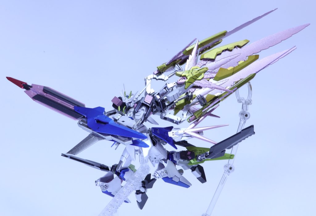 〜限界突破加速形態〜「アクセラレイター・オーバーリミット」　ブラスタービットを装着した状態でサイコシャードとアクセラレイターを同時発動させた形態。サイコグリップ ストライカーによって制御されたアクセラレイター・アンリミテッドとは異なり、オーバーリミットは文字通り機体とパイロットに限界を超えた加速力を与えることができる。アンリミテッドの加速を上回る反面、機体とパイロットの保護を最低限に機動力に特化するため、長時間の運用には不向きな諸刃の剣でもある。