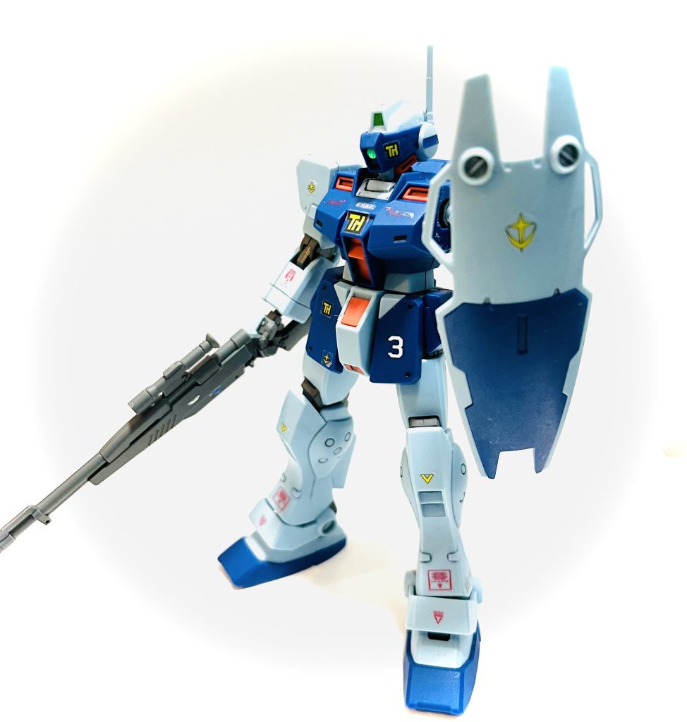 やはりバイザーは閉めた方がスナイパータイプの特別感が出ますね。