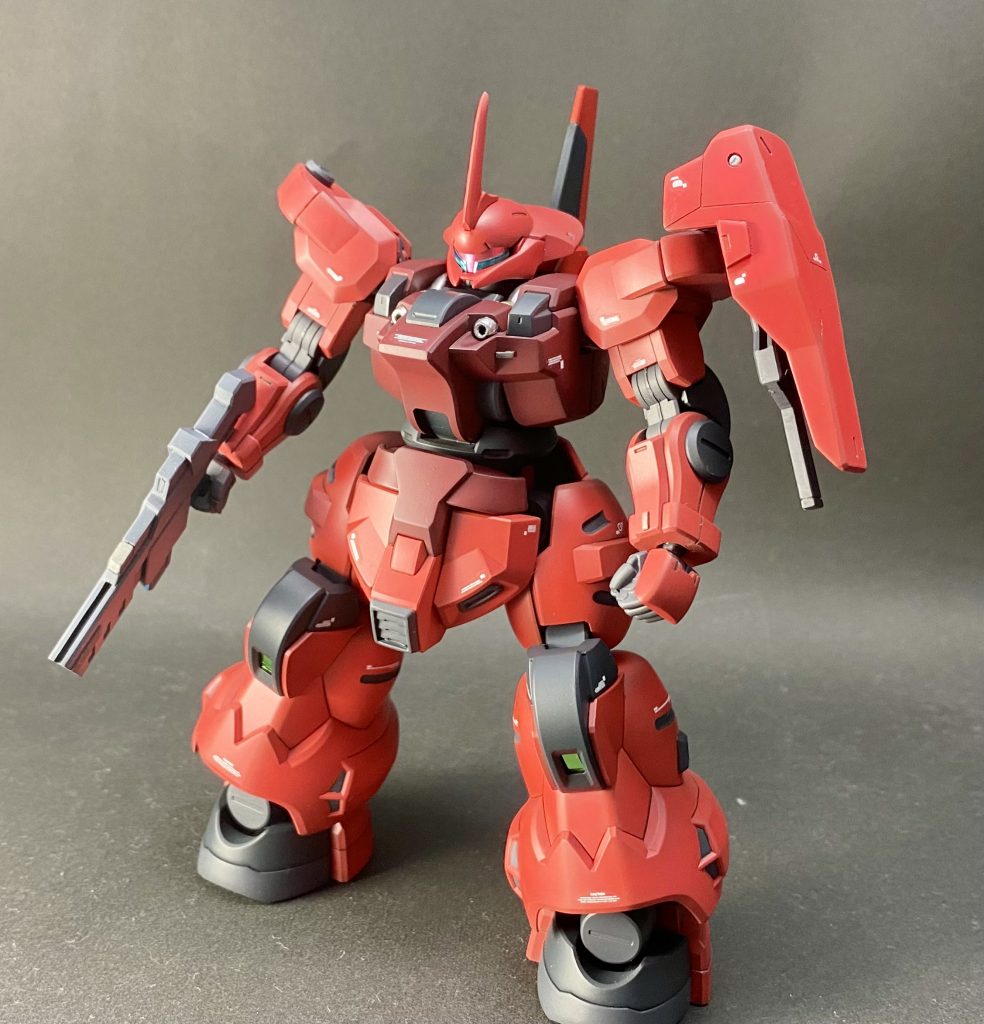 足が独特で前に伸びていないので、後ろに傾けがち。