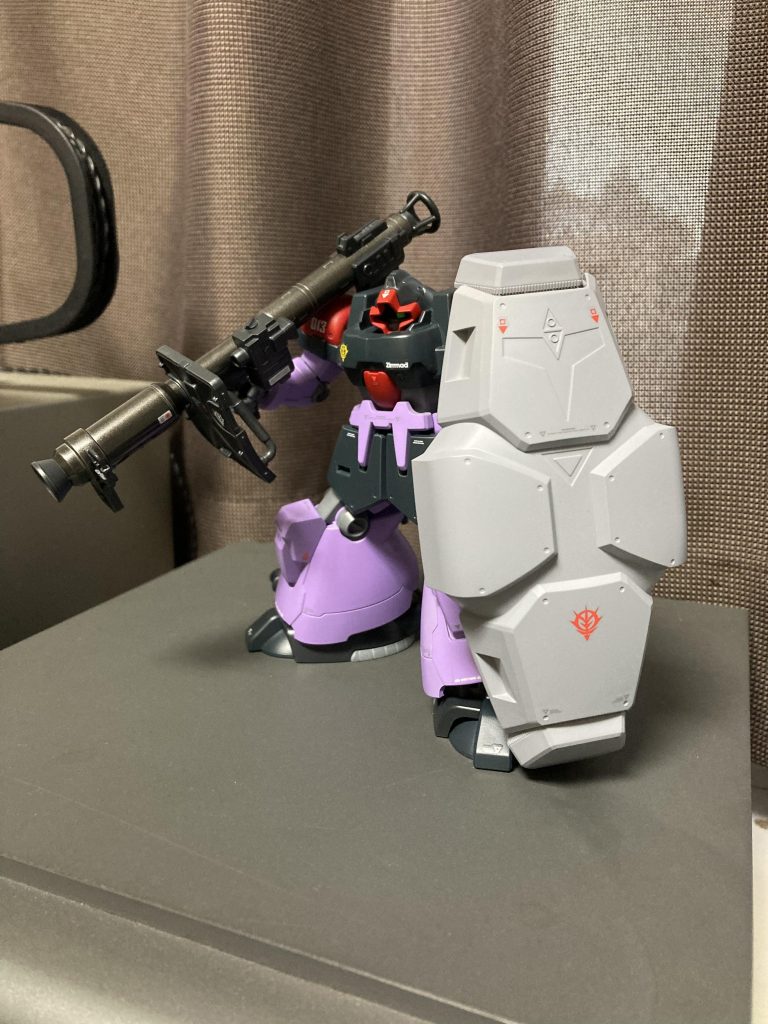シールドはGP02ガンダムのおさがりを装備しております。重モビルスーツにはなかなか似合う。