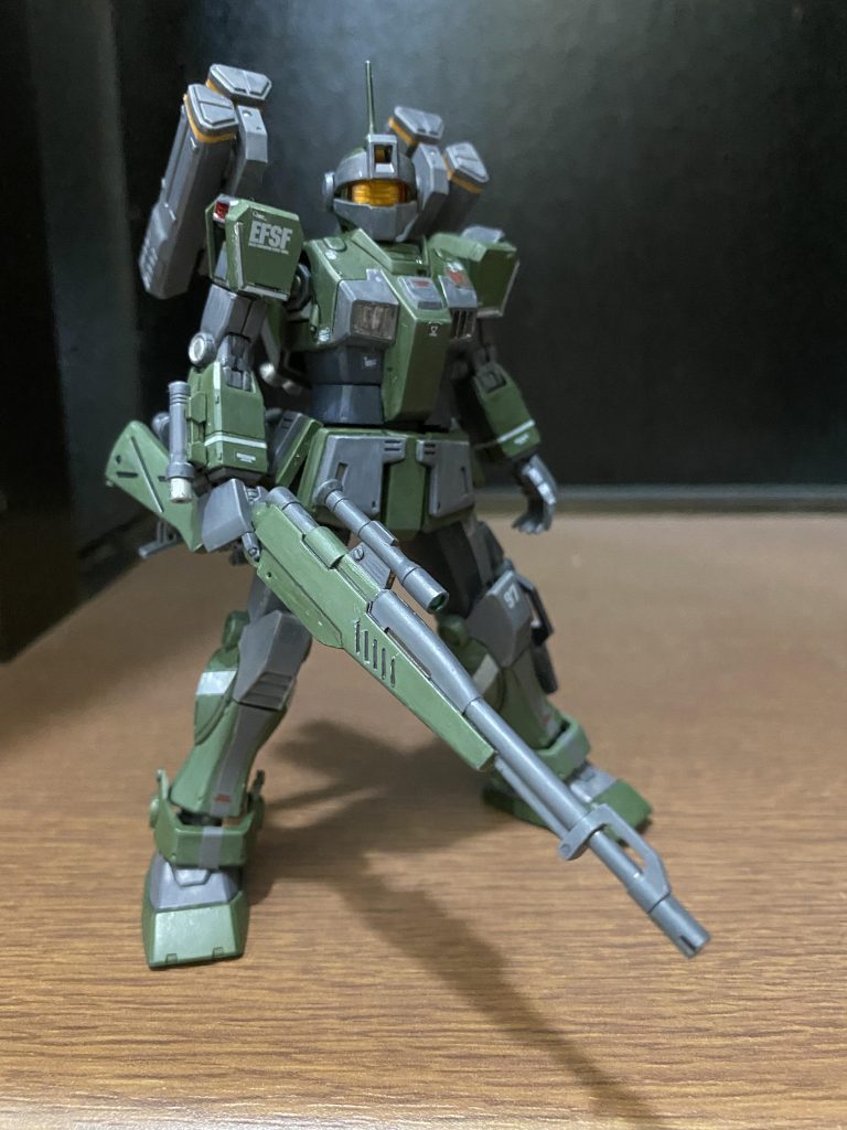 狙撃ライフルを加えて武装てんこ盛り。