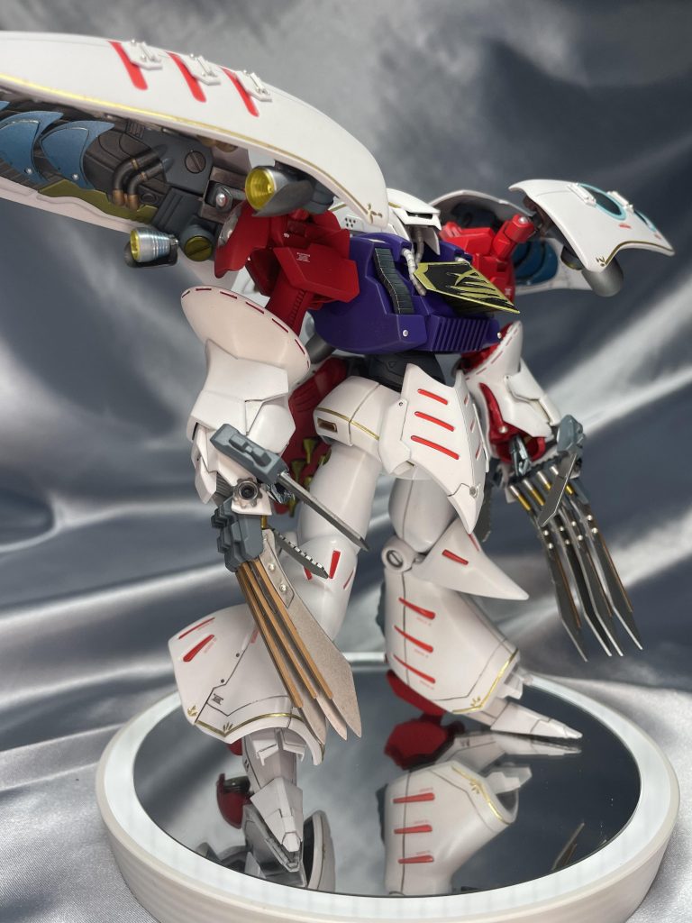 アンビリールに見えますでしょうか。アームドアーマーは取り外しが可能です。 