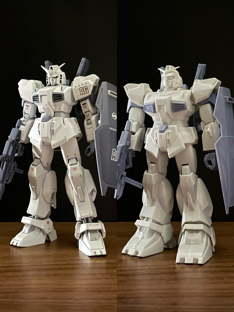 旧キット1/144のマーク2と。旧キットの成形色は2色ですが、各色に明暗を足して計4色で塗り分けました。