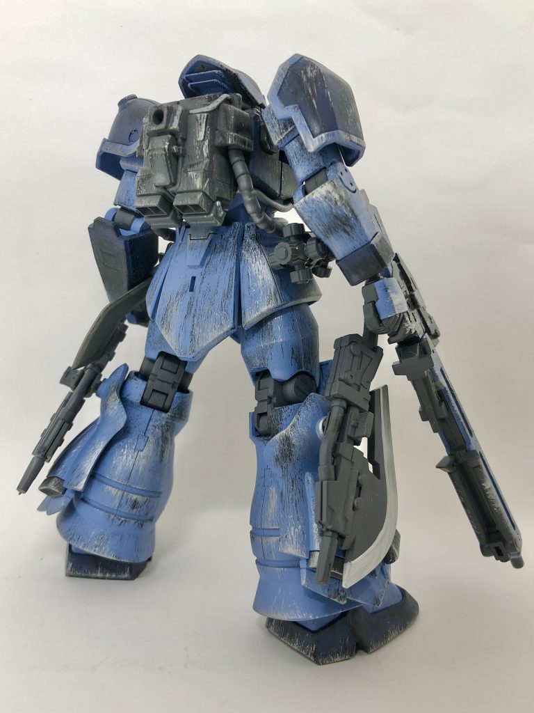 後ろからです。カラーリングは何も考えずに決めましたが気がついたらただのペイルライダーになってました。すごい手の込んだ皮肉でしょうか。いつかジオニストに刺されるのでは