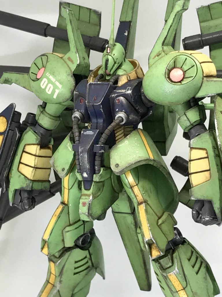 作るなら好きなMSにしようと某量販店に行ったら運良く売ってたんですよね、パラスアテネというかあの頃は今と違って、なんでも売ってたな…たしか5〜6年まえかな?娘の誕生日に3DS LLを献上したときだから間違いない