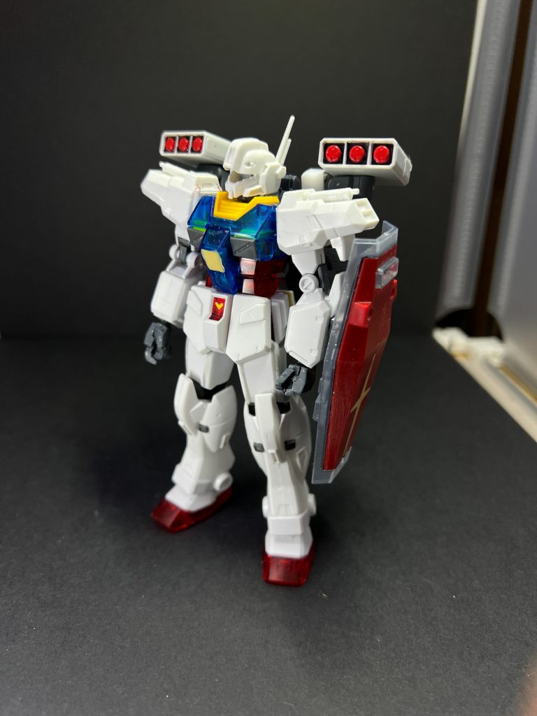 途中経過。この時点で足のスリッパ部分の大きさが足りないと思ったので、エポパテで大型化しました。