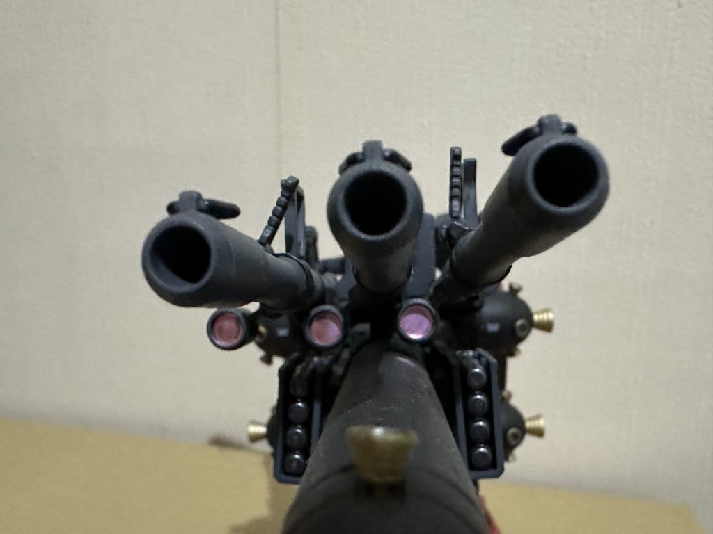 スコープ、モノアイも市販パーツに替えてます