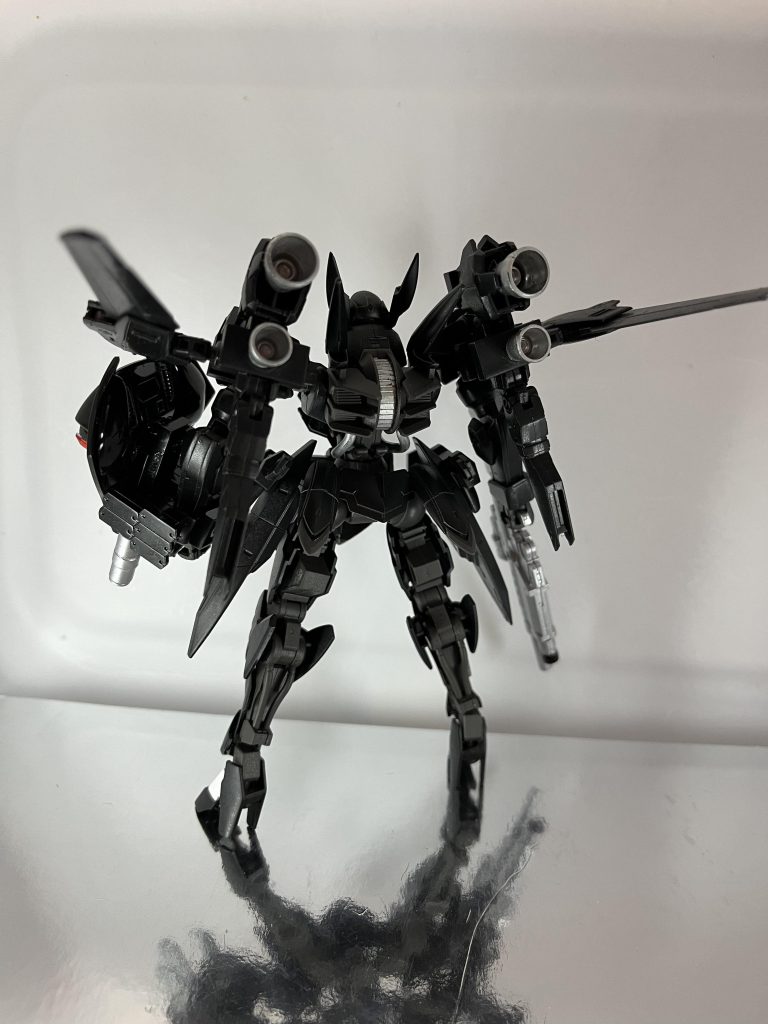 リアビュー飛行ユニットはガンプラのモデラーズパーツウイングなので可動見出しは展開、こちらは収納状態