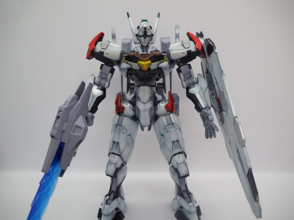 以下、カラーレシピです。サフ:メカサフスーパーヘヴィフレーム:ジョイントグレー白1:スチールホワイト→ムーンストーンパール→クリアホワイト白2:ニュートラルグレーⅡ黒:プリズムブルーブラック赤:Exブラック→Exゴールド→クリアルージュ黄色:Exシルバー→クリアイエロ→クリアオレンジ