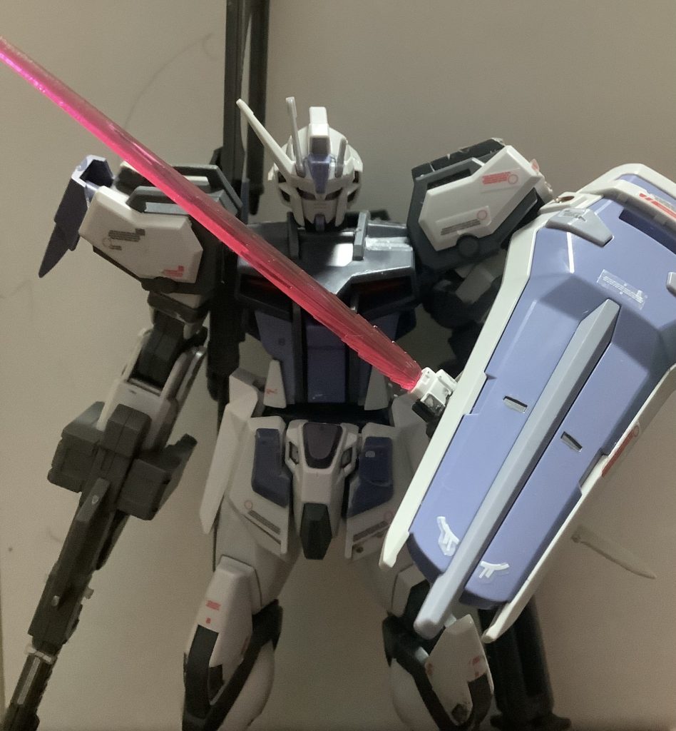 ちゃんと重装型もありますよ？ということで、リベンジ投稿させてもらいましたがどうでしょうか。いろいろ変更したので前に見てくれた方が「前のやつだ！」って気づいてくれればいいと思うんですが（笑）まあまた投稿できてよかったです！では！お知らせ　今後の投稿予定のガンプラで2つガンプラを書いていたのですが、配達が遅れているらしく、少し時間がたってからの投稿かもしれません。
