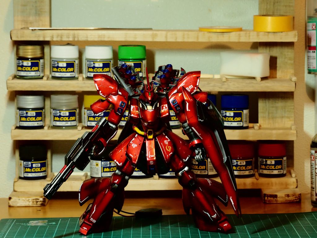 どうでしたでしょうか。『HGUCサザビー　Ver.ゆーやん』笑次はファンネルを透明の棒とLEで飛ばしてみるか😆