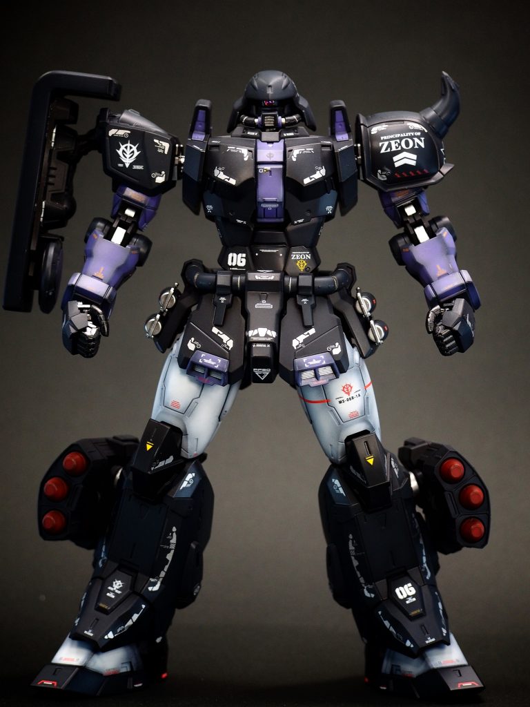 頭、腕と腰はガナザク。 体と足はモビルジン。 シールドはシャア専用ザクver2.0。 この構成、めちゃくちゃマッシブになります! がんちゃんさんは、この構成でいくつか作成されていますが、どれをとってもカッコ良すぎて惚れ惚れします。